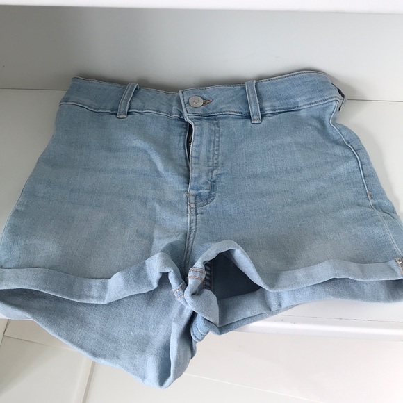 Cute Light Blue H&M Mid Rise Jean Shorts - Picture 2 of 5